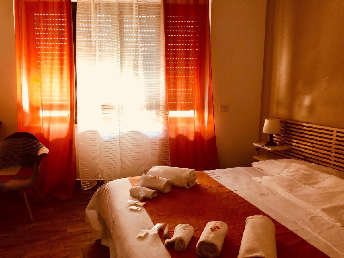 مبيت وإفطار Napoli Central Station Deluxe المظهر الخارجي الصورة
